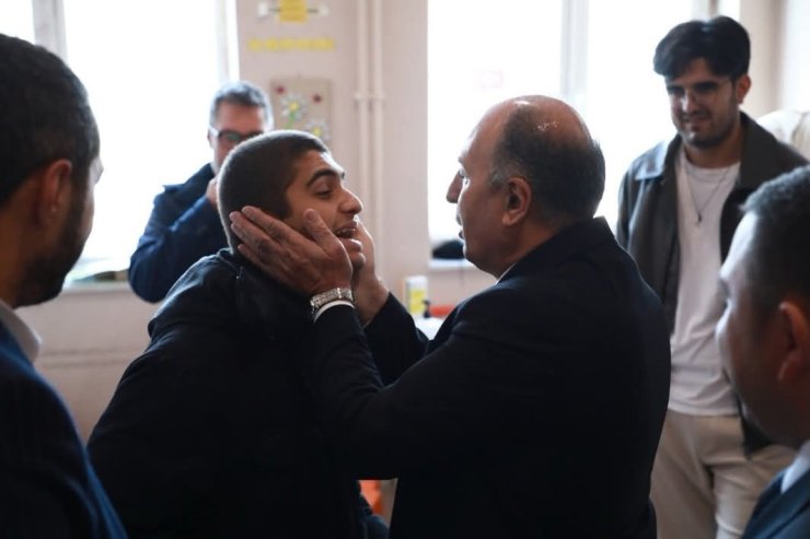 Başkan Arslan engelli bireyleri özel günlerinde yalnız bırakmadı