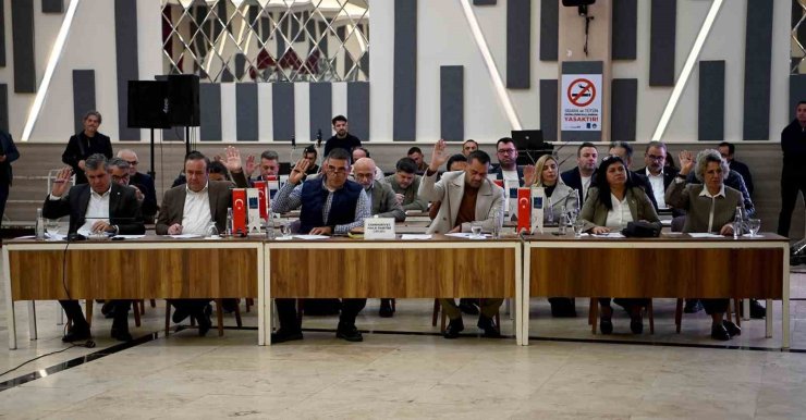 Kuşadası Belediye Meclisi yılın son toplantısını yaptı