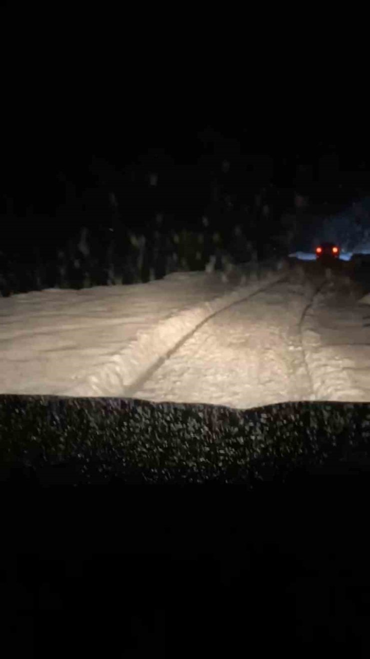 Rize’nin yüksek kesimlerinde yoğun kar yağışı etkili oldu