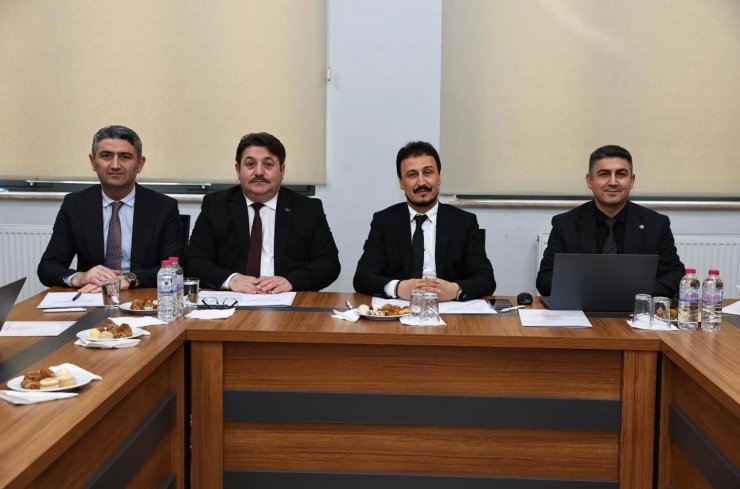 SAÜ’de öğretmen adaylarını güçlendirecek yeni adımlar görüşüldü