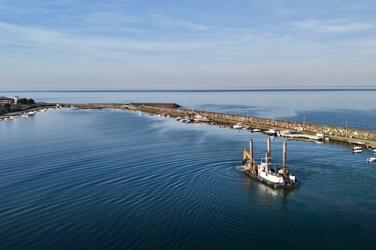 Kurupelit Marina’da deniz temizliği