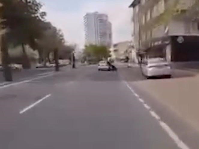 Hatalı şerit değiştirdi, motosiklet sürücüsünü düşürdü: 1 gözaltı