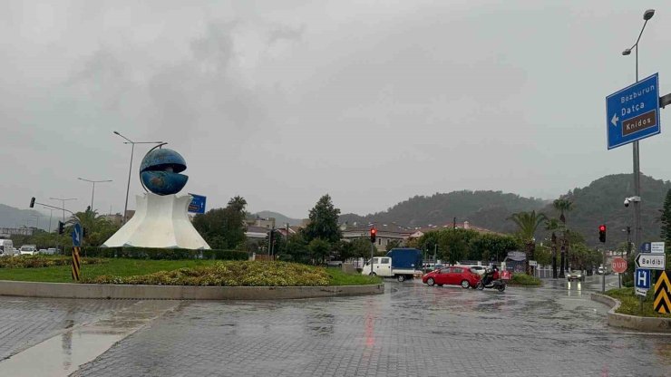 Marmaris’te son 24 saatte 60 kilogram yağış düştü