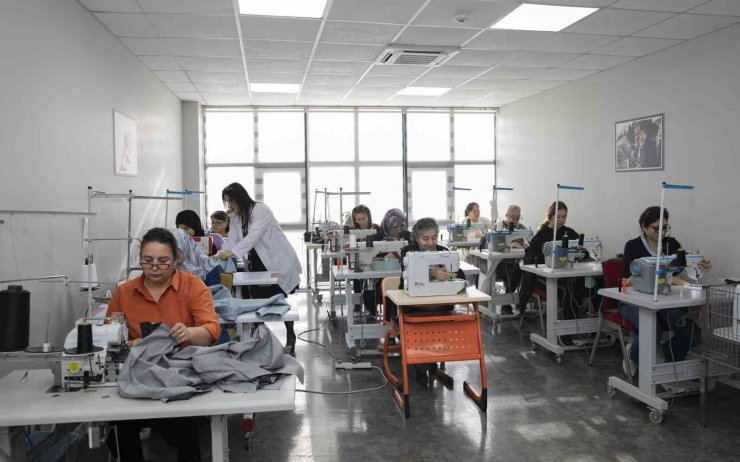 Mersin’de giyim üretim kurslarına büyük ilgi