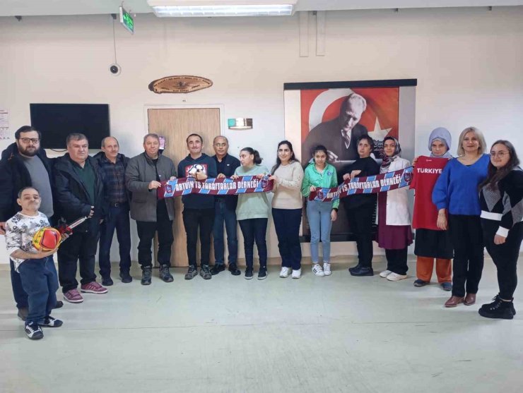 Artvin Trabzonspor Taraftarlar Derneğinden özel gereksinimli bireylere anlamlı ziyaret
