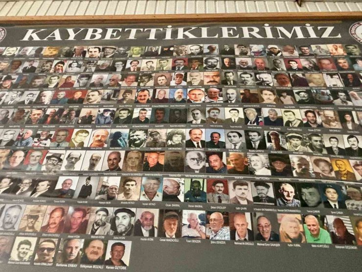 Hüzün ve hatıra yan yana