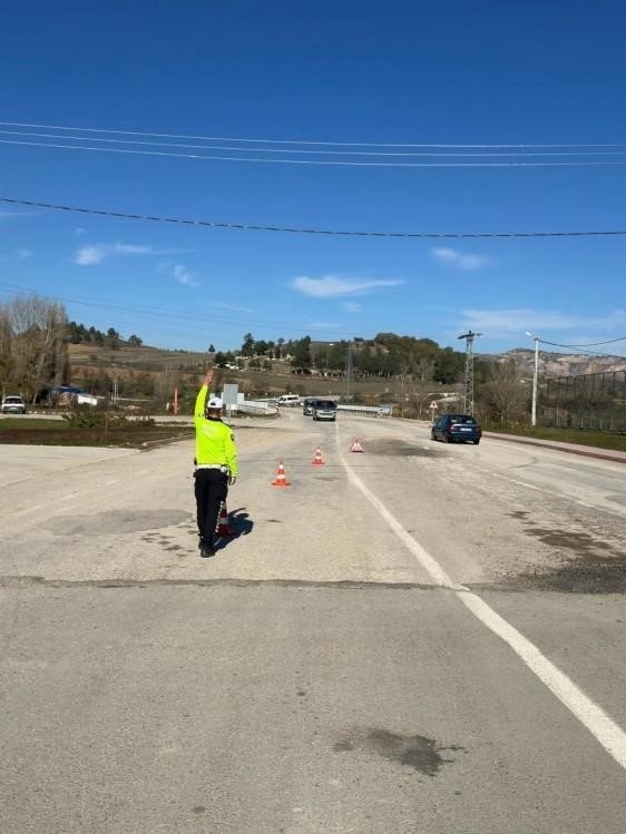 Yenipazar’da trafik güvenliği denetimleri aralıksız sürdürülüyor
