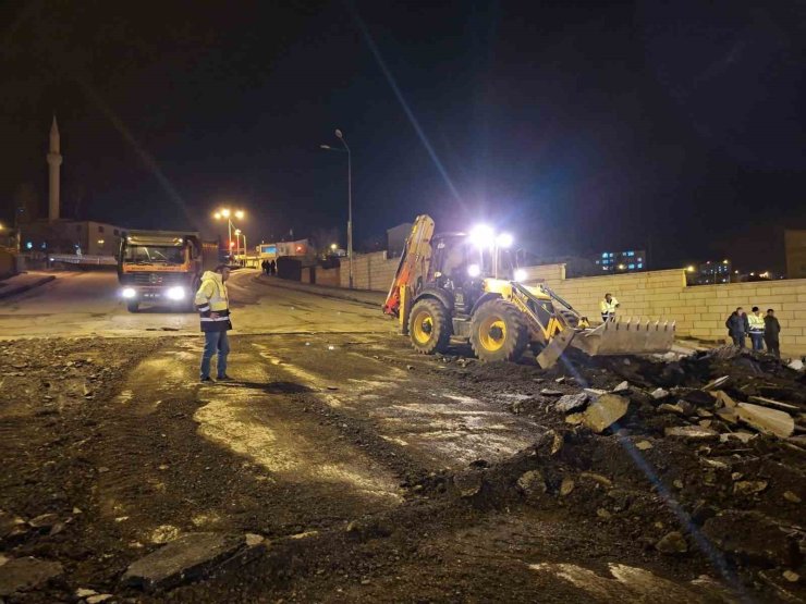 Kışla rampasının asfaltı yenileniyor