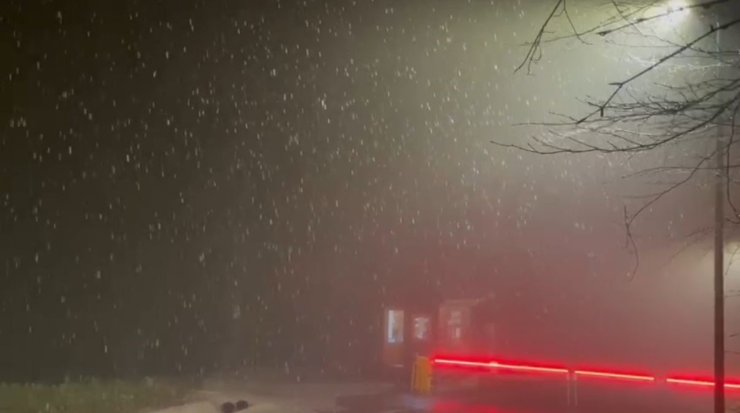 Kış turizmiyle ünlü Kartepe Kuzuyayla’ya kar yağdı