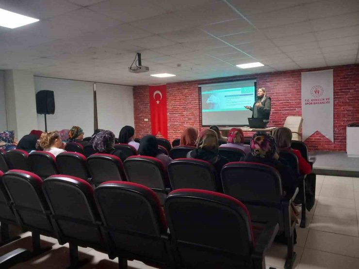 Kadınlara en iyi narkotik polisi anne eğitimi verildi