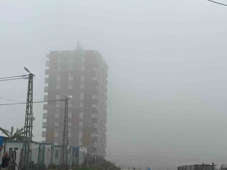 Antakya’da sis etkili oldu