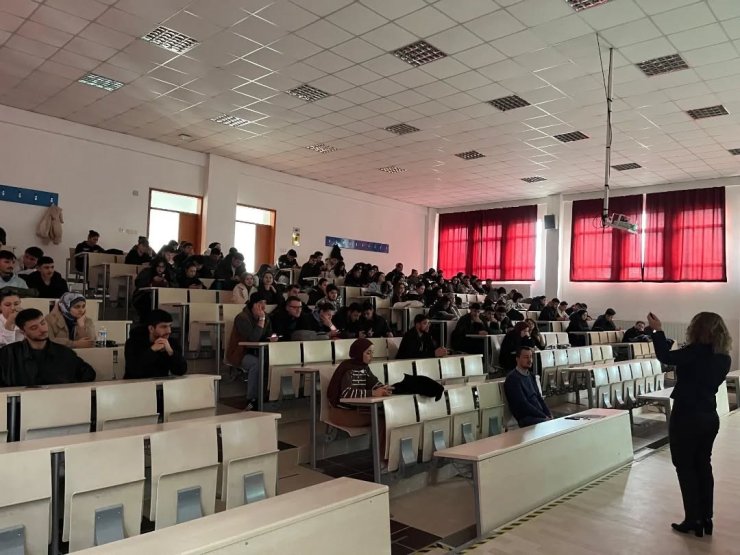 Hisarcık MYO’da "Davranışsal Bağımlılıkla Mücadele" konulu eğitim düzenlendi