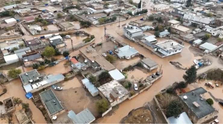 Kızıltepe’de sağanak sonrası mahalle sular altında kaldı