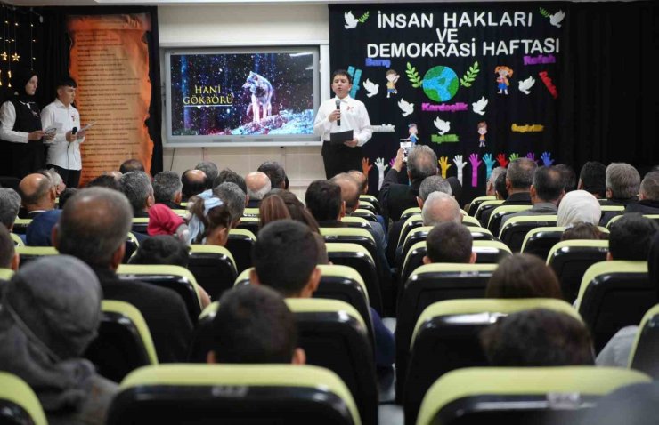 İnsan Hakları Günü’nde Filistin ve Doğu Türkistan vurgusu yapıldı