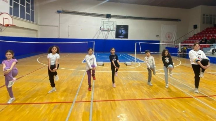 Bilecik’te badminton antrenmanları yoğun tempoda devam ediyor