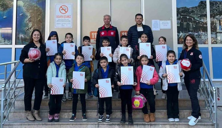 Menteşe Yenice İlkokulu öğrencilerinden 112 Acil Çağrı Merkezine ziyaret
