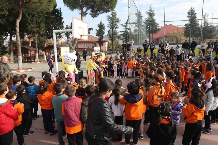 Minik Yürekler Sındırgı’da moral buldu