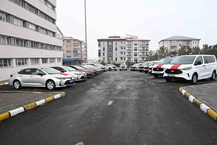 Ardahan’da emniyete tahsis edilen 20 yeni araç törenle hizmete alındı