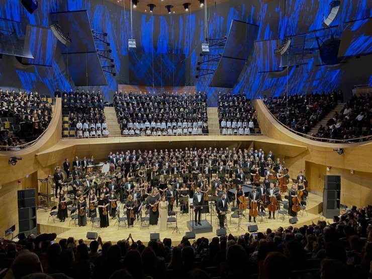 CSO’nun 200. yılı Dünya Koro Günü’nde 500 koristin verdiği konserle taçlandı