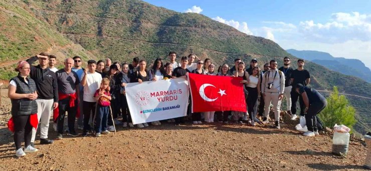 KYK’lı öğrencilerden ve derneklerden yangın sonrası Marmaris’e can suyu