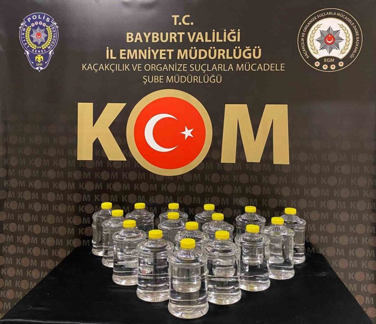 Bayburt’ta Roma dönemine ait 15 adet sikke ve 40 litre kaçak alkol ele geçirildi