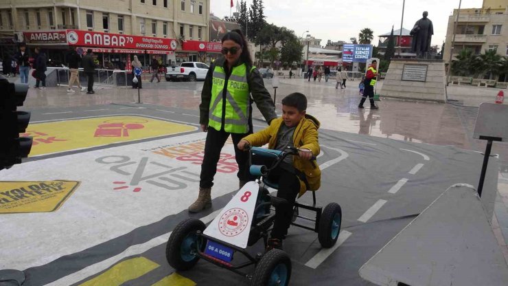 Kilis’te minik öğrencilere trafik bilinci