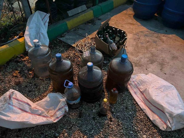 Yeni yıl öncesi 6 ton sahte alkol ele geçirildi