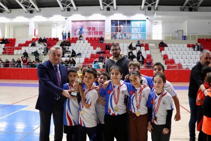 Bilecik’te okul sporları ve geleneksel çocuk oyunları finalleri tamamlandı