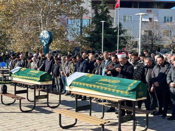 Öldürüp intihar etmişti, kızıyla yanyana toprağa verildi