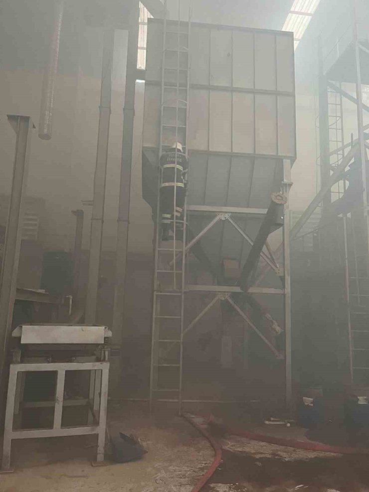 Reyhanlı’da fabrika yangını