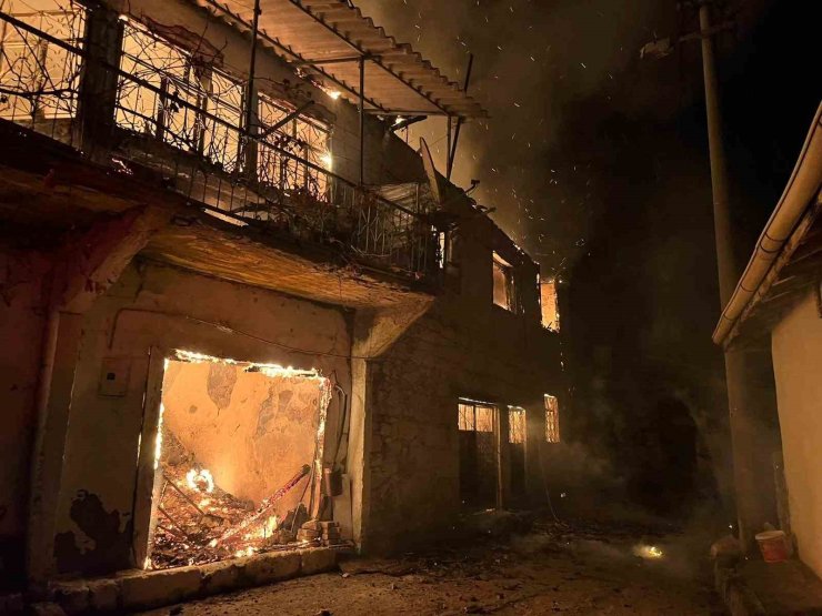 Manisa’da yangın felaketi