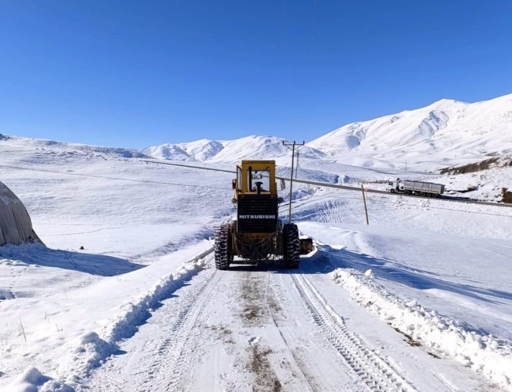 Van’da 35 ulaşım yolu kapalı