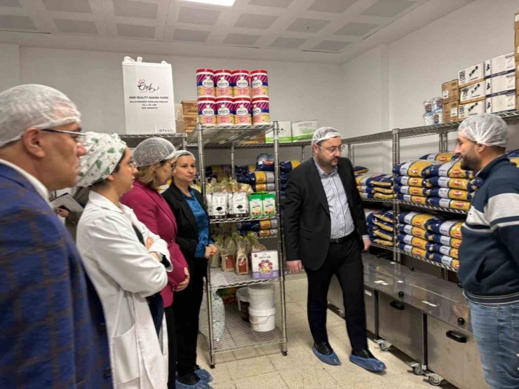 Öğrenci yurtlarında bulunan kantin, mutfak ve lokantalar denetlendi