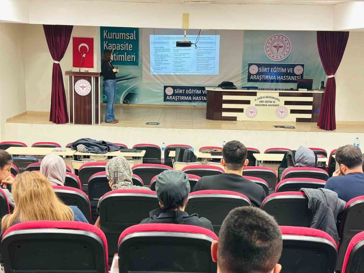 Siirt’te enfeksiyon kontrol önlemleri eğitimi düzenlendi