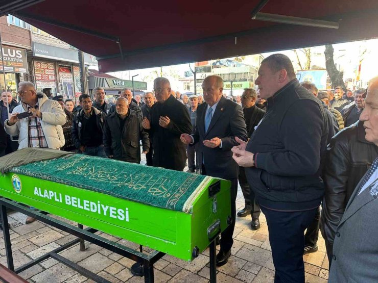 Alaplı Belediye Başkanı Tekin’nin annesi son yolculuğuna uğurlandı