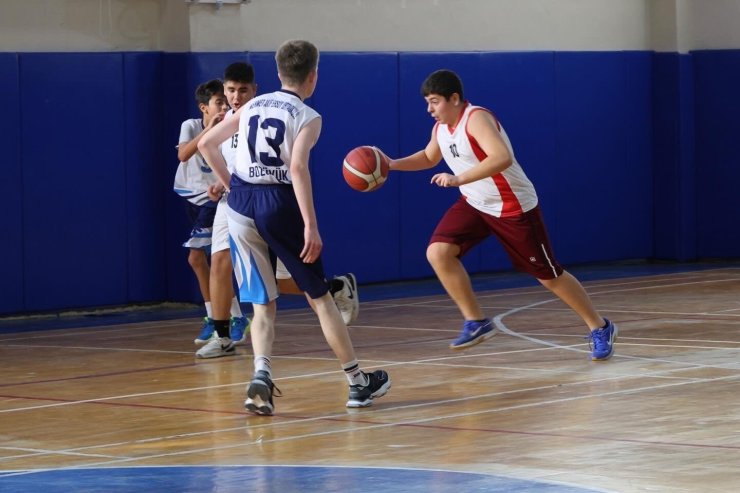 Bilecik’te yıldız basketbol heyecanı sürüyor