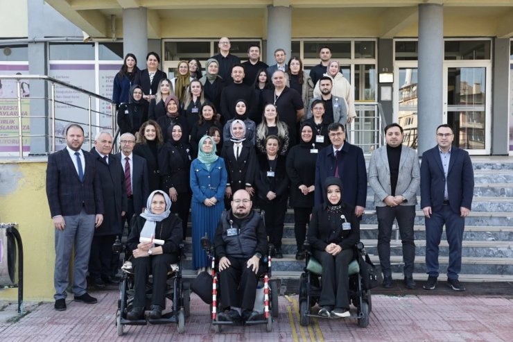 Kütahya Belediyesi’nde 26 personel işaret dili sertifikası aldı