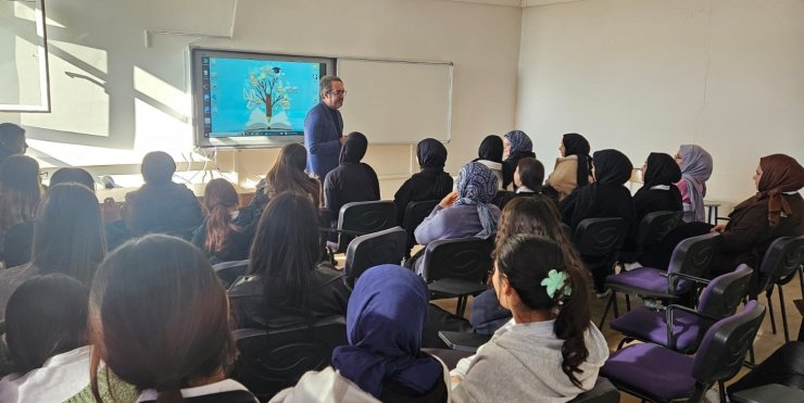 Öğrenciler bilinçli enerji tüketimi hakkında bilgilendirildi