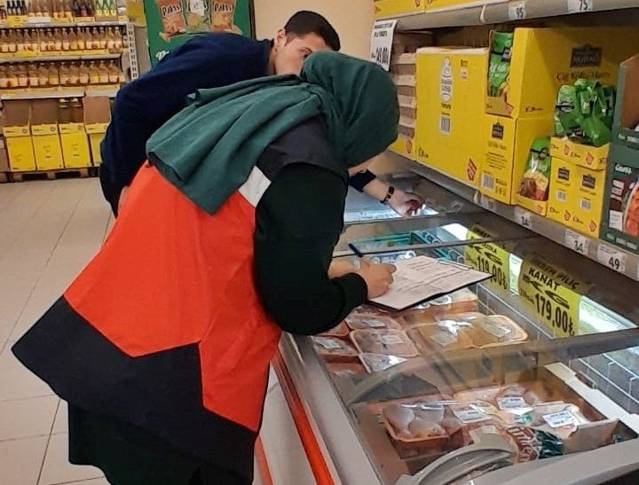 Tavşanlı’da marketlerde fiyat takibi denetimleri sürüyor