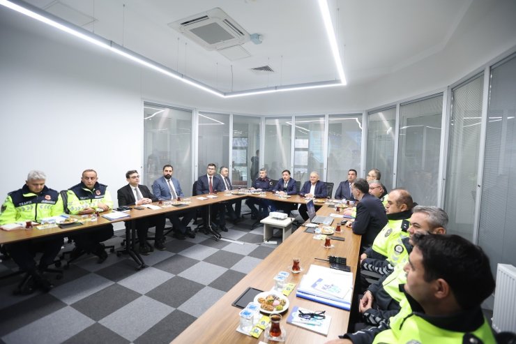 Vali Çiçek ve Başkan Büyükkılıç Trafik Kontrol Merkezi’nde