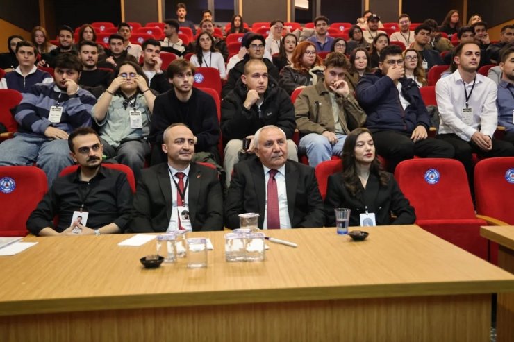 Kütahya’da genç zihinler geleceğe ışık tuttu