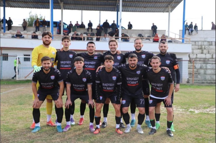 Selendi Belediyespor dörtte dört yaptı