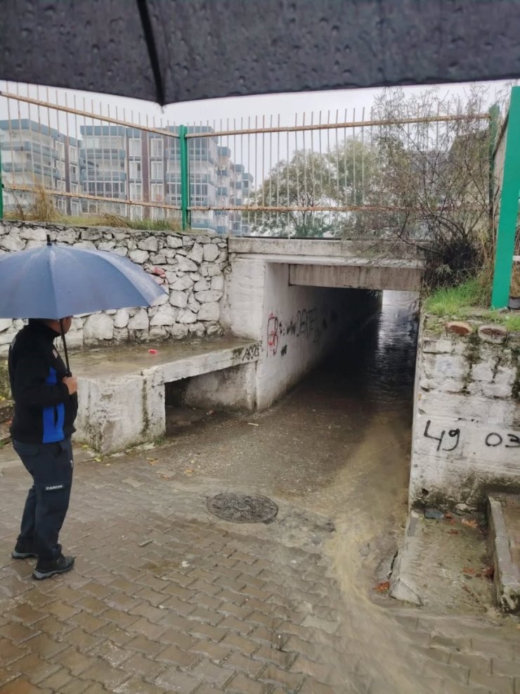 Germencik’te okul önlerinde zabıta nöbeti sürüyor