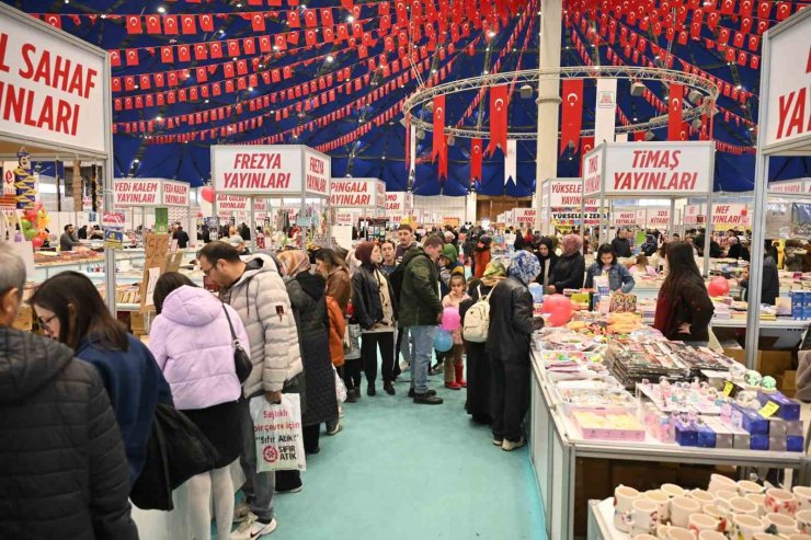 Isparta’da 10 günlük kitap şöleni sona erdi