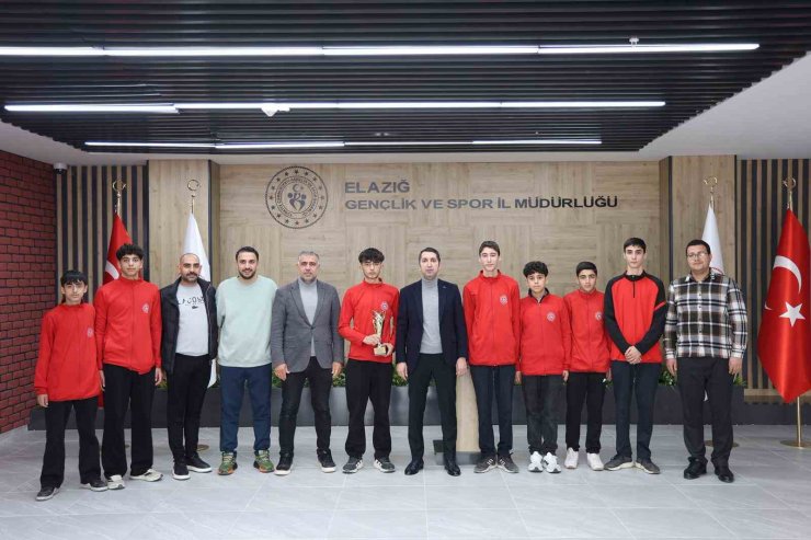 Türkiye’nin en genç hokey takımından büyük başarı