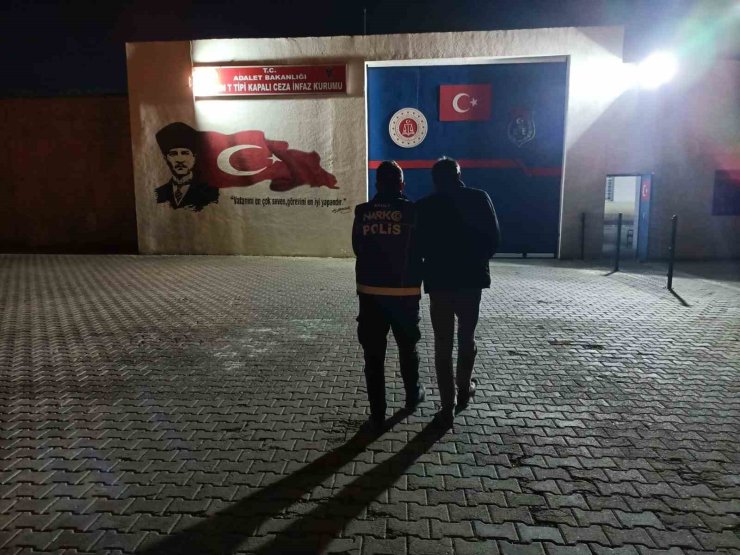 Siirt’te midelerinden uyuşturucu çıkan 4 şahıs tutuklandı