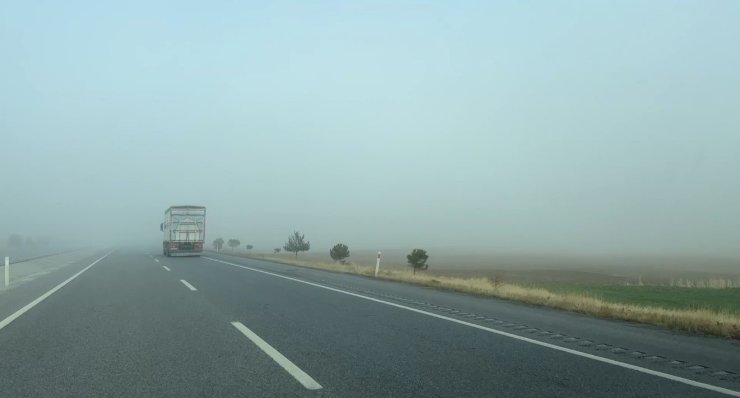 Afyonkarahisar’da sisli hava etkili oldu