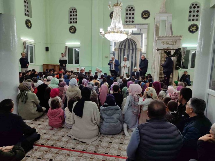 Şuhut’ta ’Camiler Çiçek Açtı’