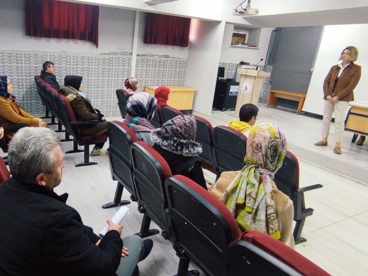Altıntaş’ta YKS başarısını artırmaya yönelik veli toplantısı