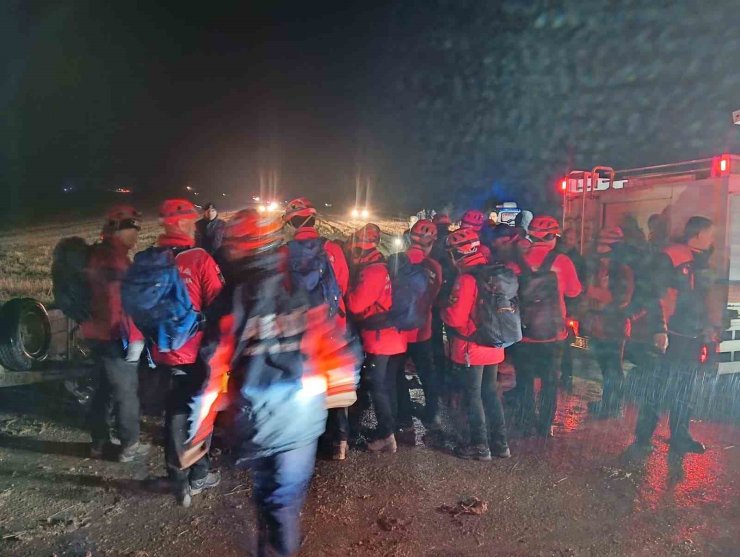 Uçağın düştüğü gören vatandaşlar, o anları anlattı